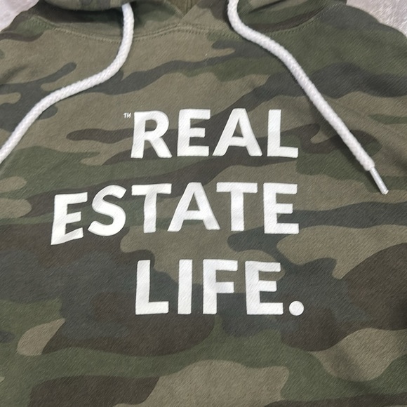 Real estate life camo hoodie - Picture 2 of 2